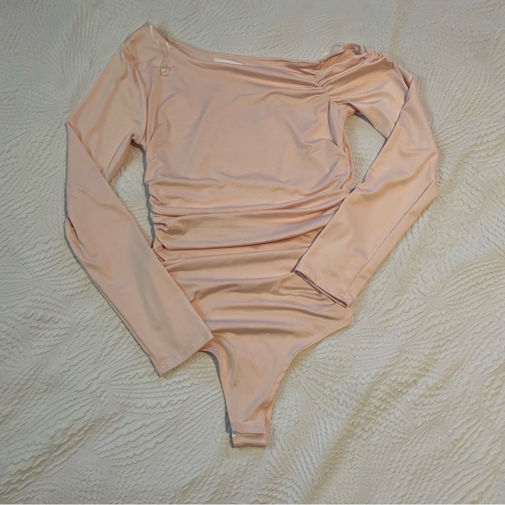 Light Pink One-Shoulder Long Sleeve Bodysuit